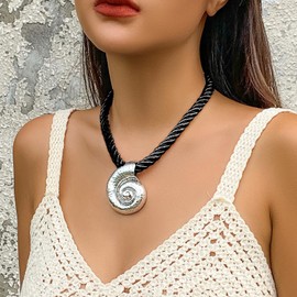 Gold Conch Shell Necklace Seashell Necklace for Women Gold Shell Necklace Seashell Charm Necklace Sea Shell Starfish Choker Costume Accessories