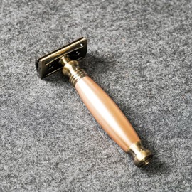FREED Bronze Series Double Edge Safety Razor,Aluminum alloy material with 10 Japanese 6cr13 Stainless Steel Blade,it's the best gift for men, fathers, or birthday (Gold)