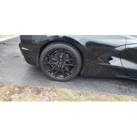 ECCP 2020-2024 Corvette C8 Stingray Z51 Gloss Black 7 Spline Lug Nuts