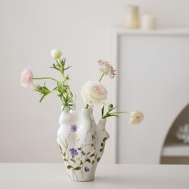 Irregular Heart Ceramic Vase, Aesthetic Vintage Floral Vase,Suitable for Dried Flower,Distinctive Decoration for Home Decor, Table, Living Room, Bookshelf