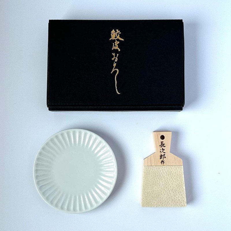 Japanese Traditional Grater for Wasabi and Ginger with Minoyaki Plate