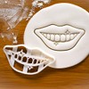 Dentist Shiny Teeth cookie cutter, 1 piece - Bakerlogy