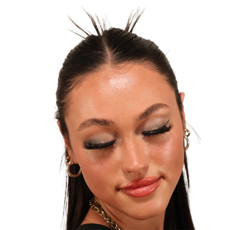 Peep Bombshell Lash | Amorous Look | Full Volume |