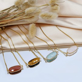 AeraVida Elegante y elegante pulsera de cadena chapada en oro con piedra de corte ovalado azul claro | Pulsera clásica de plata de ley | Pulseras vintage para mujer | Pulseras de plata de ley | Regalos de joyería para mujer | Regalo para día especial, Co