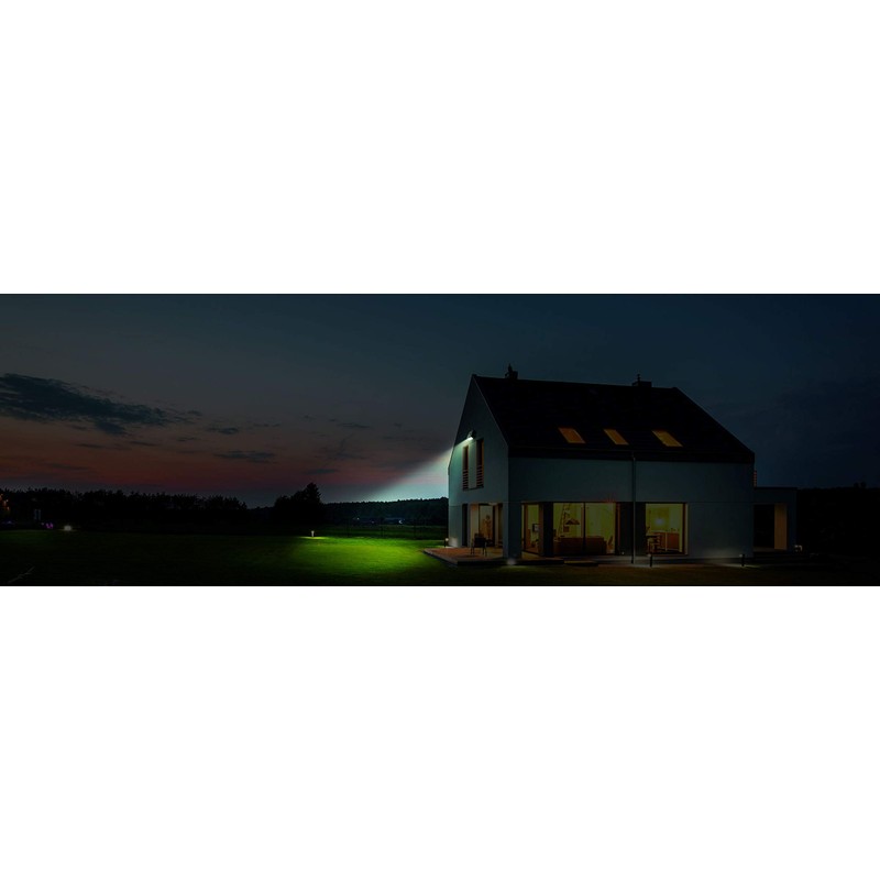 Luceco LEXSF6B40-01 LED Solar Guardian PIR Floodlight 550LM IP65 4000K