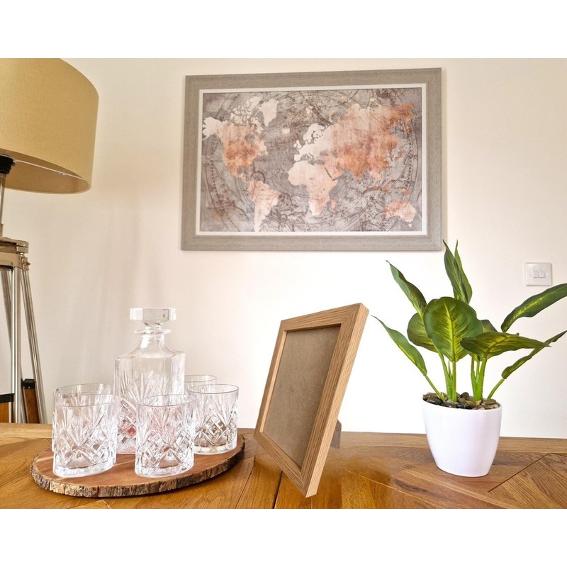 Aryllis 6x4 Photo Frame, Oak, U.K. Manufactured, Free Standing and