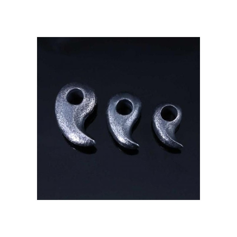 Ryuzu 950 Silver Men’s Three Sacred Treasures Pendant, Yashakui Magatama
