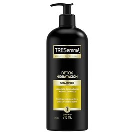 Shampoo TRESemmé Detox Hidratación, ideal para el cuidado del cabello graso, dejándolo humectado, ligero y suave 715 ml