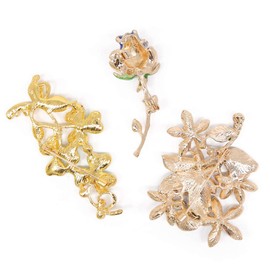 Unigift 3 Pieces Flowers Brooch Pin, Vintage Clover Rose White Flower with Green Leaves Silk Scarf Crystal Rhinestones Brooches Set for Party/Gift/Women