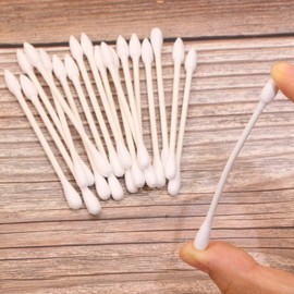 Mini Skater 3 Inch Cardboard Handles Cotton Swabs Stick for Ears Cleaning Eyebrow Lips Eyeliner Tattoo Makeup Cosmetics Tools Clean Sticks Buds (200pcs White)