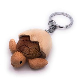 H-Customs Tortoise Made of Egg Baby Wood Elegant Handmade Keyring Pendant, beige