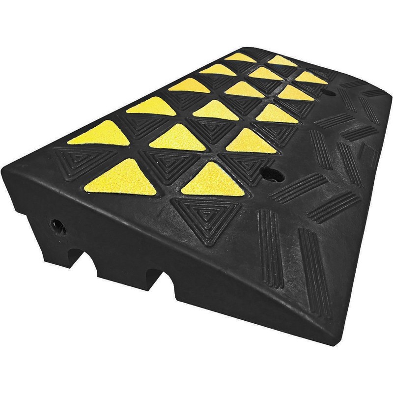 Electriduct Reflective 15 Ton Rubber Curb Ramp 30,000 lbs Capacity