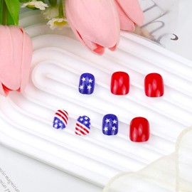 24Pcs Independence Day Press on Nails Short Coffin False Nails American Flag Full Cover Glue on Nails USA Star Design 4th of July Fake Nails with Nail Glues Artificial Stick on Nails for Women