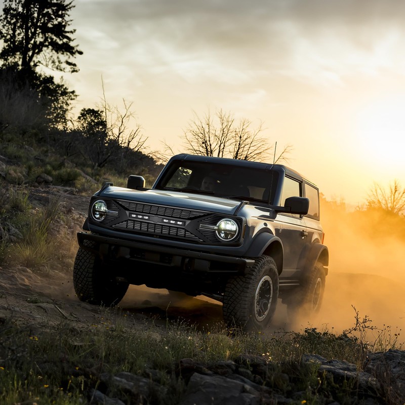 AMERICAN MODIFIED Tomahawk Front Replacement Grille with Off Road Lights