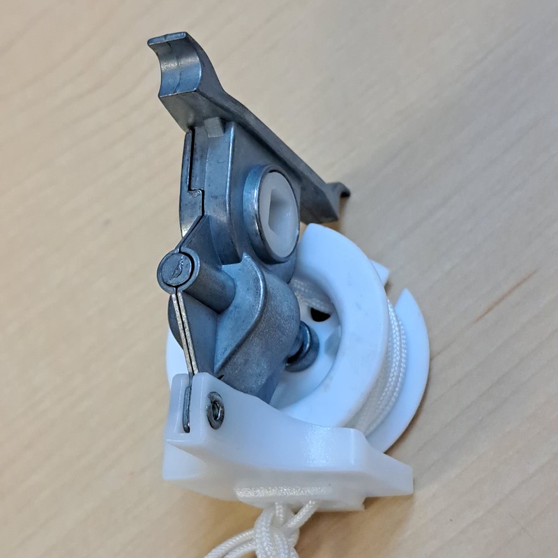 Cord Titler for Horizontal Blinds (Square HP White & Silver,