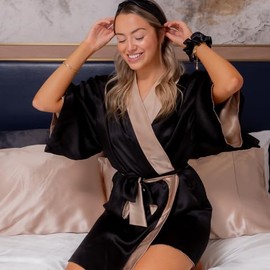 CILQUE 100% Mulberry Silk Pillowcase, 22 Momme – Anti-Frizz, Hypoallergenic, Gentle on Skin and Hair (Pink, Queen (U.S. Standard))