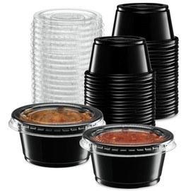 {2 oz - 100 juegos} Tazas de porción de plástico negro con tapas, pequeños recipientes para control de porciones, chupitos de gelatina, preparación de comidas, tazas de salsa, slimo, condimentos, medicina, aderezos, manualidades, tazas de souffle desecha