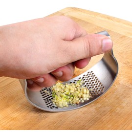 Stainless Steel Garlic Press Garlic Crusher Curved Shaped Presser and Rocker for Effortless Use – Easy to Clean Dishwasher Safe – Super Strong and Durable