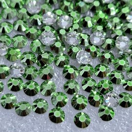 MajorCrafts 2000pcs 4mm ss16 Metallic Flat Back Round 14 Facets Resin Rhinestones Arts and Crafts Embellishment Gems (Light Green M07)