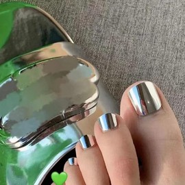 Silver Press on Toenails Short Square Fake Toe Nails Metal Chrome False Toe Nails Press ons Silver Mirror Acrylic Toenails Shiny Holographic Glue on Nails for Women