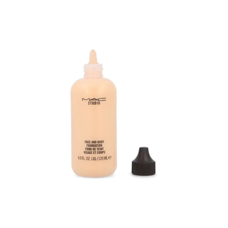 Base MAC Studio Face And Body Foundation 120ml | Acabado
