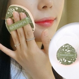 Includes 1 case Thick large cushion puff sponge Chewy / 1개 케이스 포함 두꺼운 큰 쿠션 퍼프 스펀지 쫀득