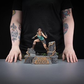 Dark Horse Tomb Raider: Lara Croft PVC Statue