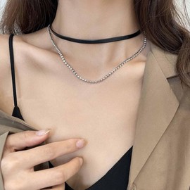 Crymystal Layered Black Velvet Necklace for Women Paved Crystal Clavicle Chain Necklace Punk Suede Necklace Rhinestone Leather Choker Necklace Jewelry for Teen Girls Cosplay Party Gifts