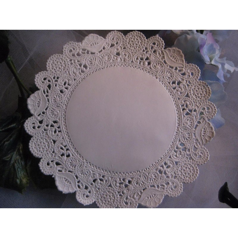 ROYAL 5" INCH ROUND ROYAL FINE WHITE NORMANDY LACE PAPER