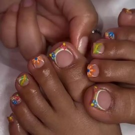 24Pcs Summer Press on Short Square Toenails,YIHONGYAN Nude Fake Toe Nails Press ons Colorful Flowers French Toenails Tip Acrylic Set Glue on Full Cover False Toenails Stick on Women Toenails Reusable