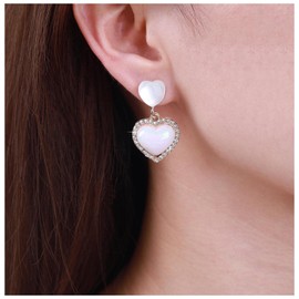 Cimenexe Bohemian Opal Heart Stud Earrings Gold Crystal Heart Earrings Moonstone Heart Earrings Heart Opalite Gemstone Earrings Jewellery for Women and Girls