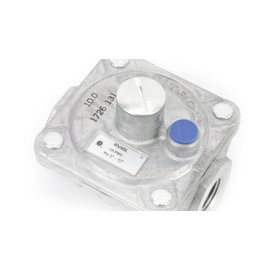 Maxitrol RV48L Liquid Propane Pressure Regulator, 1/2" FPT Thread, 3/4" In and Out Opening, 1/2 PSIG In, 5"-12" WC Out