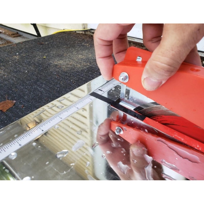 Chicago 7” Portable Wet Cutting Tile Saw Chicago Electric Power