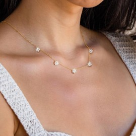 VRIUA Diamond Necklaces for Women - 14K Gold Plated Dainty Gold Necklace Snowflake CZ Necklace Charm Necklace for Women Minimalistic Trendy Jewelry