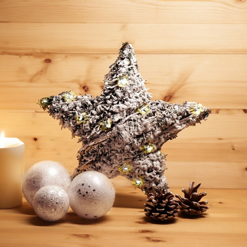 com-four® Artificial Christmas Star Snowed with Lighting and Timer, Star
