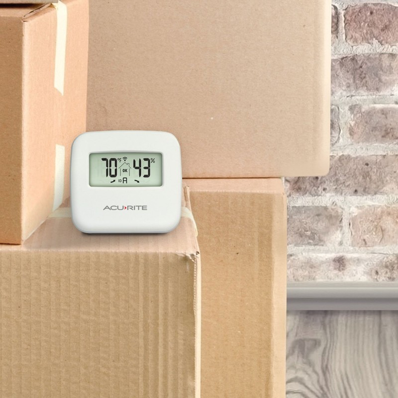 AcuRite 01095M Indoor Temperature & Humidity Station with 3 Sensors,