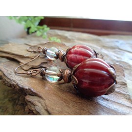Copper red melon and rainbow glass bead on attractive hooks. Unique earrings in copper with leverbacks, attractive, small hooks, nostalgic, mottled