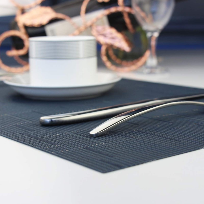 pigchcy Plastic Placemats,Washable Vinyl Woven Table Mats,Elegant Heat-Resistant Placemats for