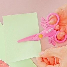 Kids Scissors，6-Piece Set of Children's Scissors，Colorful Craft Scissors and Safety Scissors, Toddler Art Scissors, Paper Edge Scissors, Plastic Scissors，Colorful children are safe to use