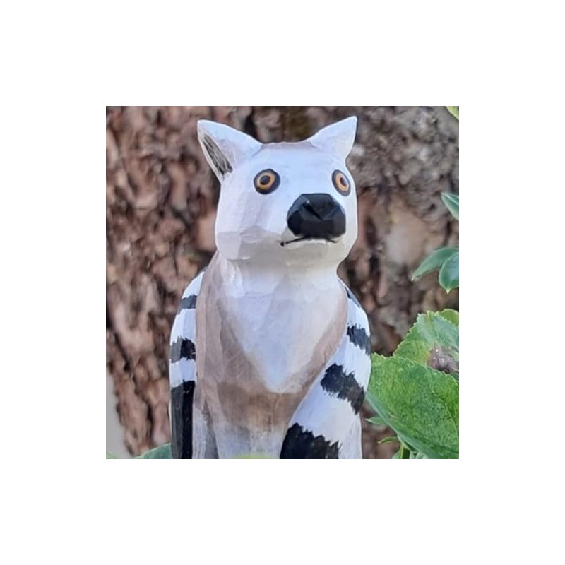 Wudimals - 40720 - Wild Animals, Lemur, Wood, Hand Carved,