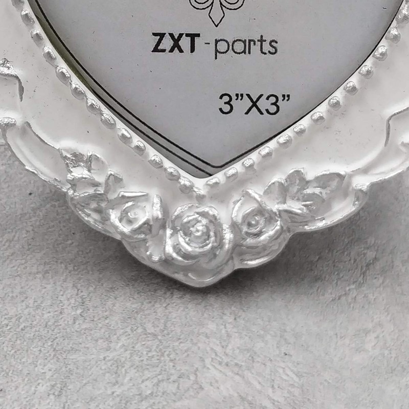 ZXT-parts 3x3 Picture Frame Heart White & Silver Edge Frame.