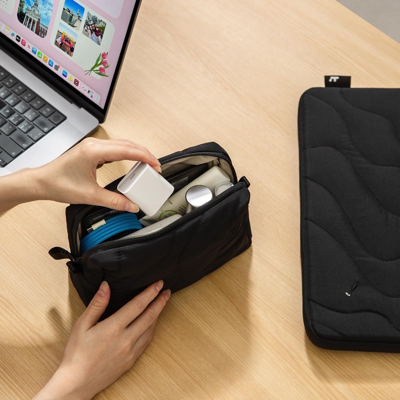 A27 Electronics Organiser, lava landscape