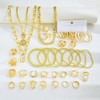 Conjunto de joyería floral llamativo que incluye collar de cadena