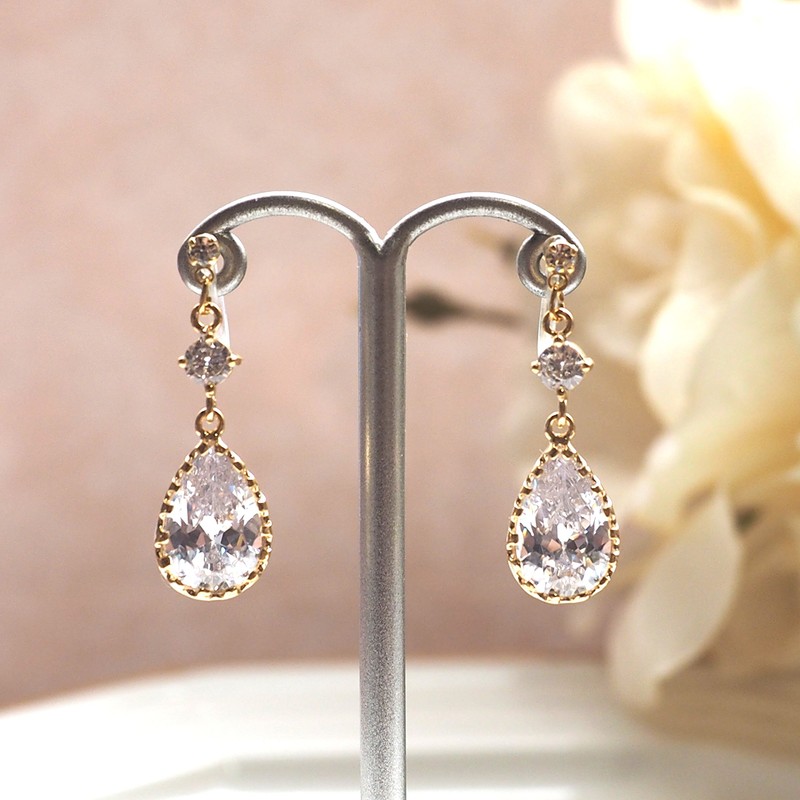 Miyabi Grace Women's Non-Hole Earrings, Popular, Painless, Cubic Zirconia, Elegant,