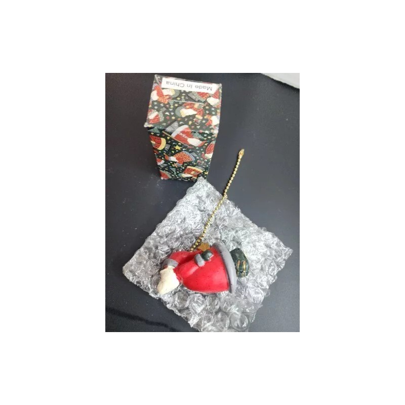 Polystone Folk Santa Figure Polystone Folk Fan Light Chain Pull