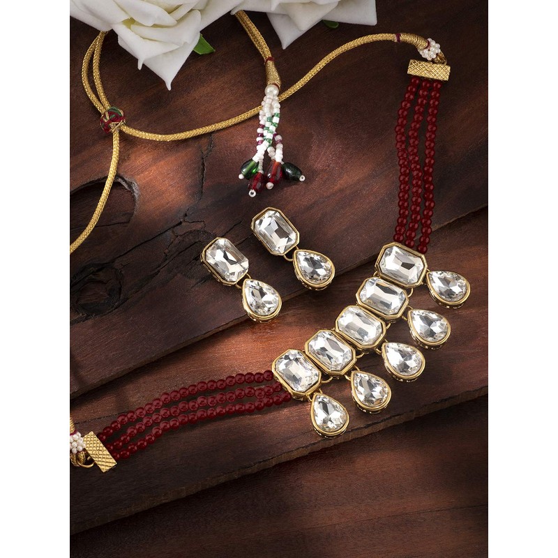 Aheli Crystal Pearl Collar de gargantilla nupcial étnica con aretes