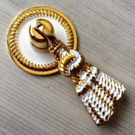 LynnsGraceland Vintage Style Tassel Drop Pull Drawer Knob Gold White Antique Bronze Drawer Pull Dresser Pull Cabinet Knob Kitchen Door Knob Hardware (Gold w. White)