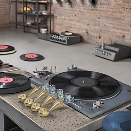 PrecisionGeek - Speaker Spikes and Pads, Brass Set M8 10mm Cones 16mm Pads with T Nuts for Speakers, HiFi Stands, Cabinets, Soundbars