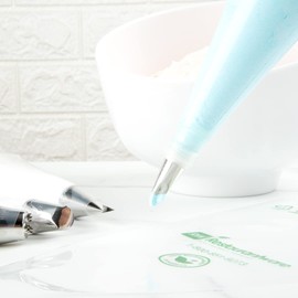 Restaurantware Pastry Tek Piping Tip 1 Reusable Ruffle Icing Tip - #88 Dent-Resistant Stainless Steel Pastry Tip Dishwasher-Safe Decorate Cupcakes Cakes or Cookies