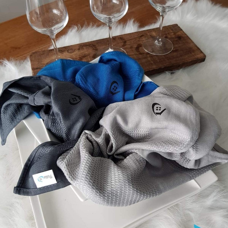 3 x Pella microfibre window cloths, cleaning cloths, car cloths